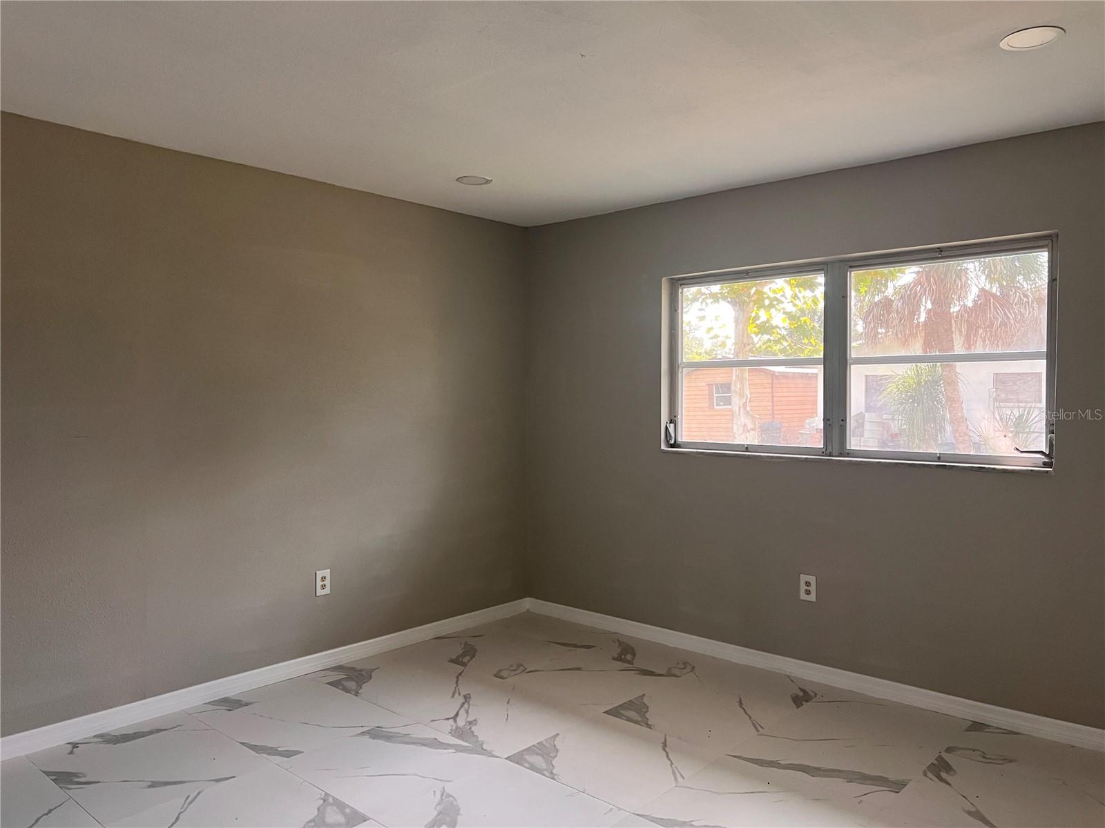 ENGLEWOOD GARDENS - Residential Lease