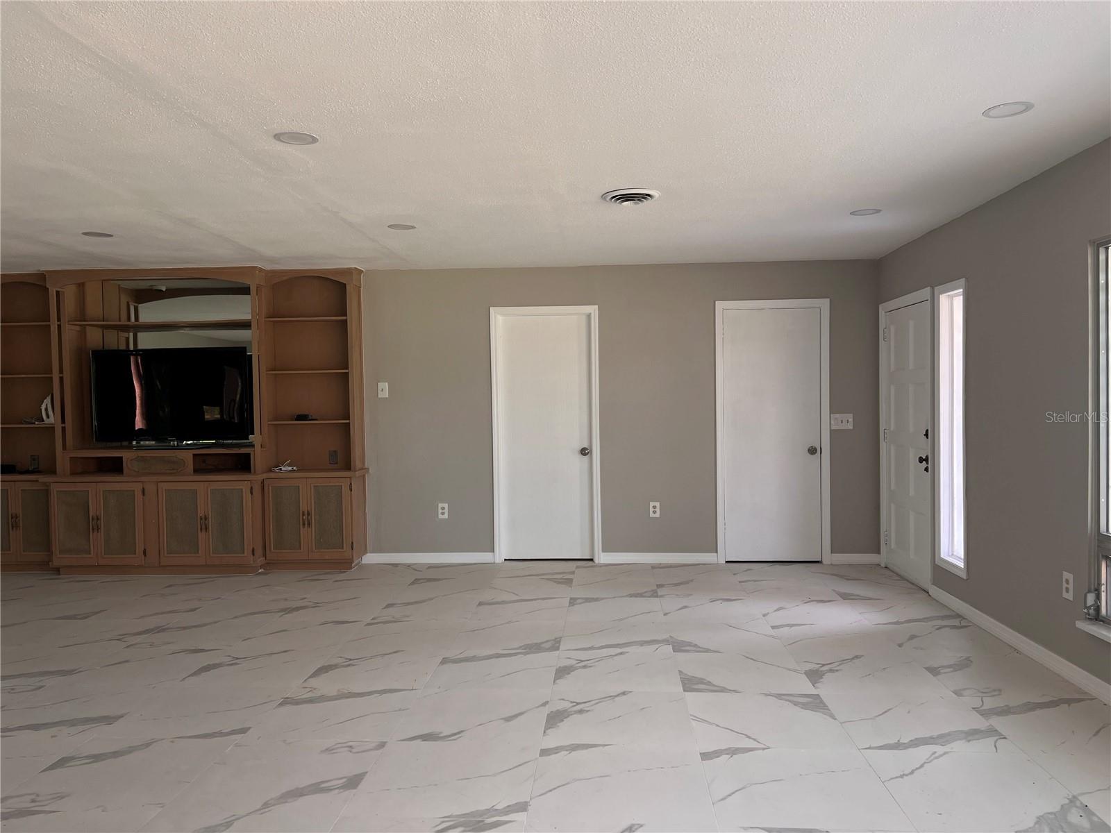 ENGLEWOOD GARDENS - Residential Lease