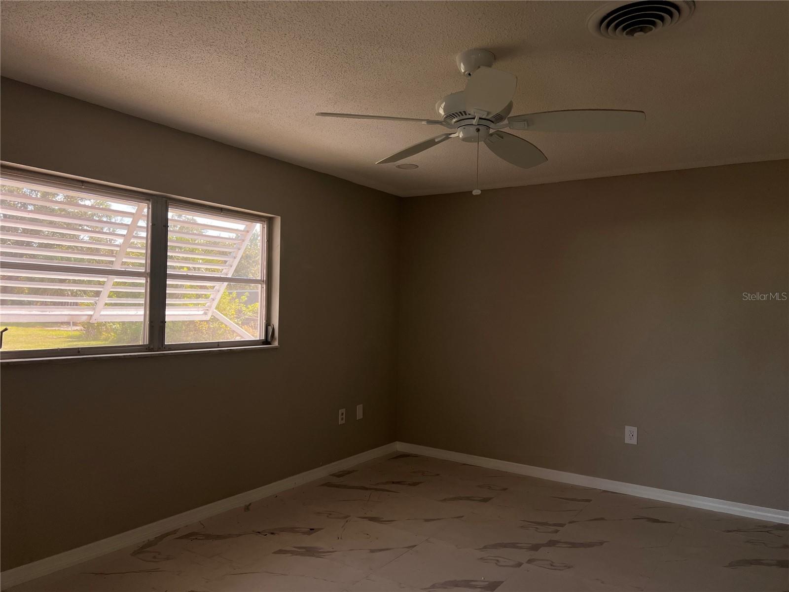 ENGLEWOOD GARDENS - Residential Lease