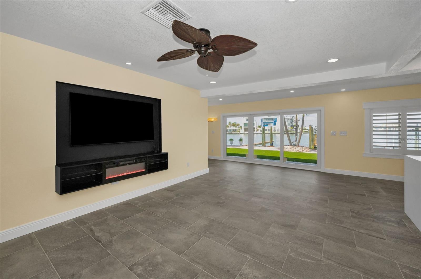 GULF SHORES 6TH ADD - Residential