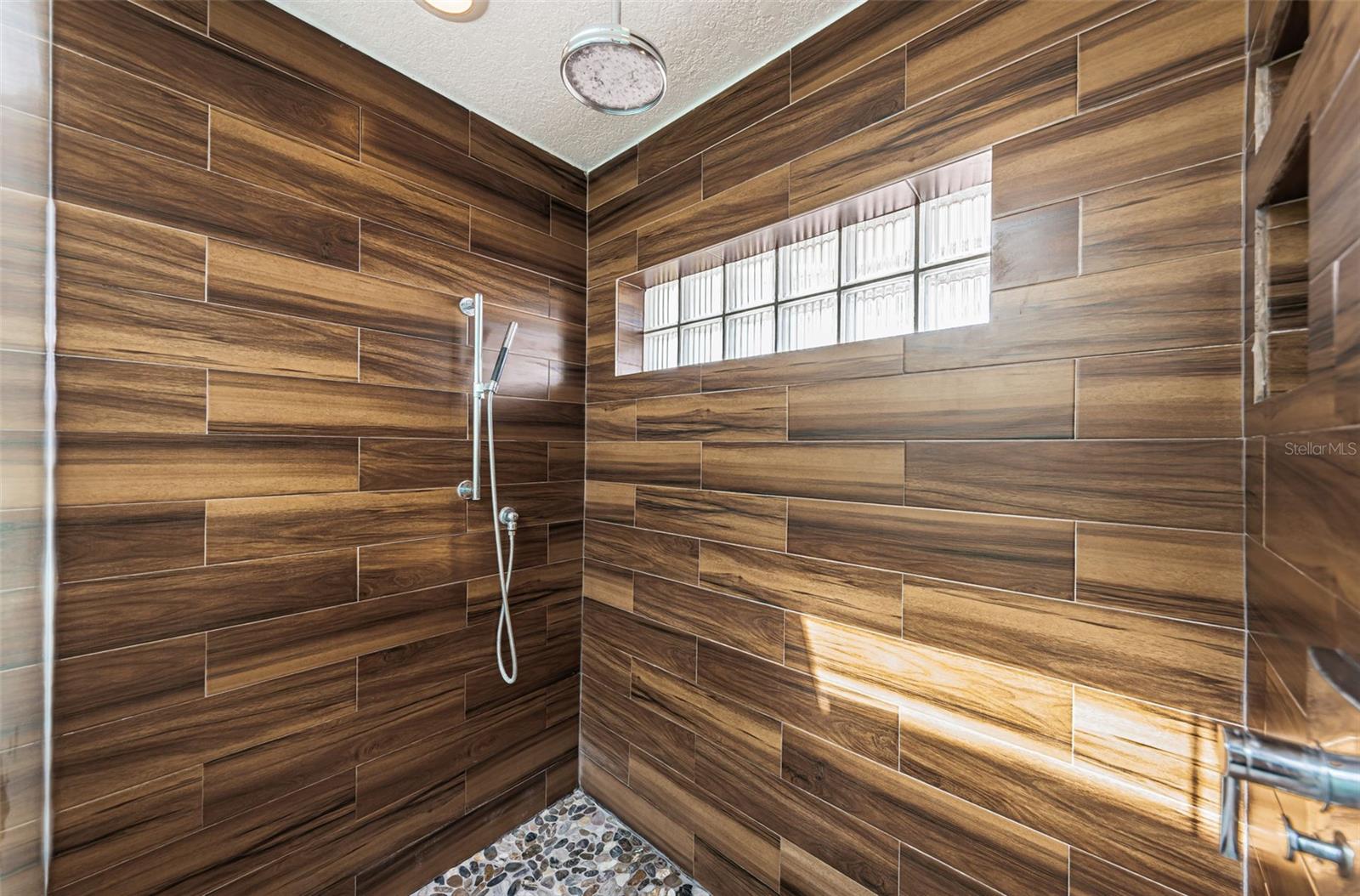 GULF SHORES 6TH ADD - Residential