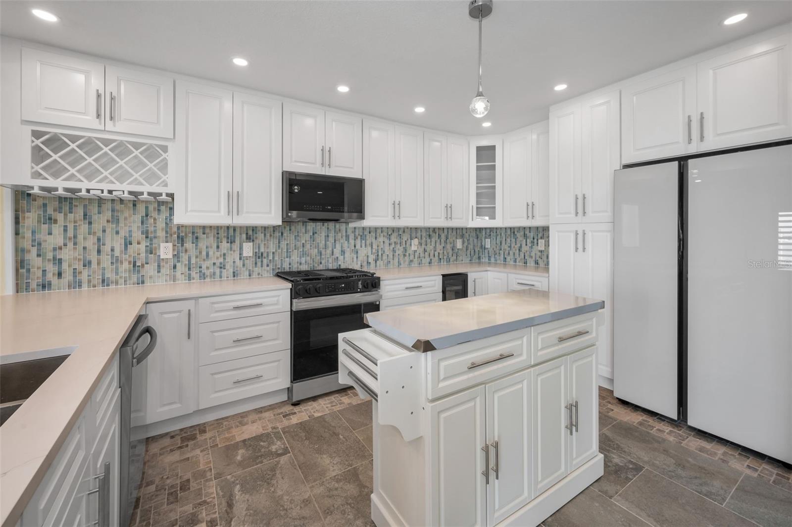 GULF SHORES 6TH ADD - Residential