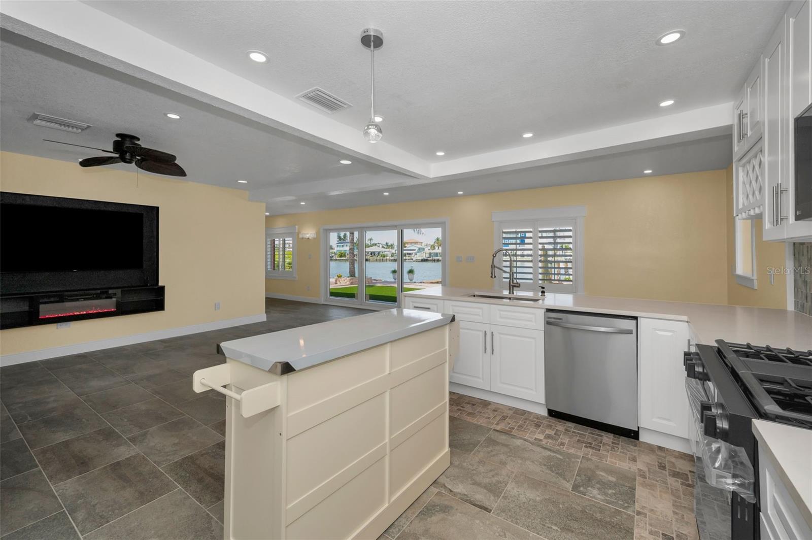 GULF SHORES 6TH ADD - Residential