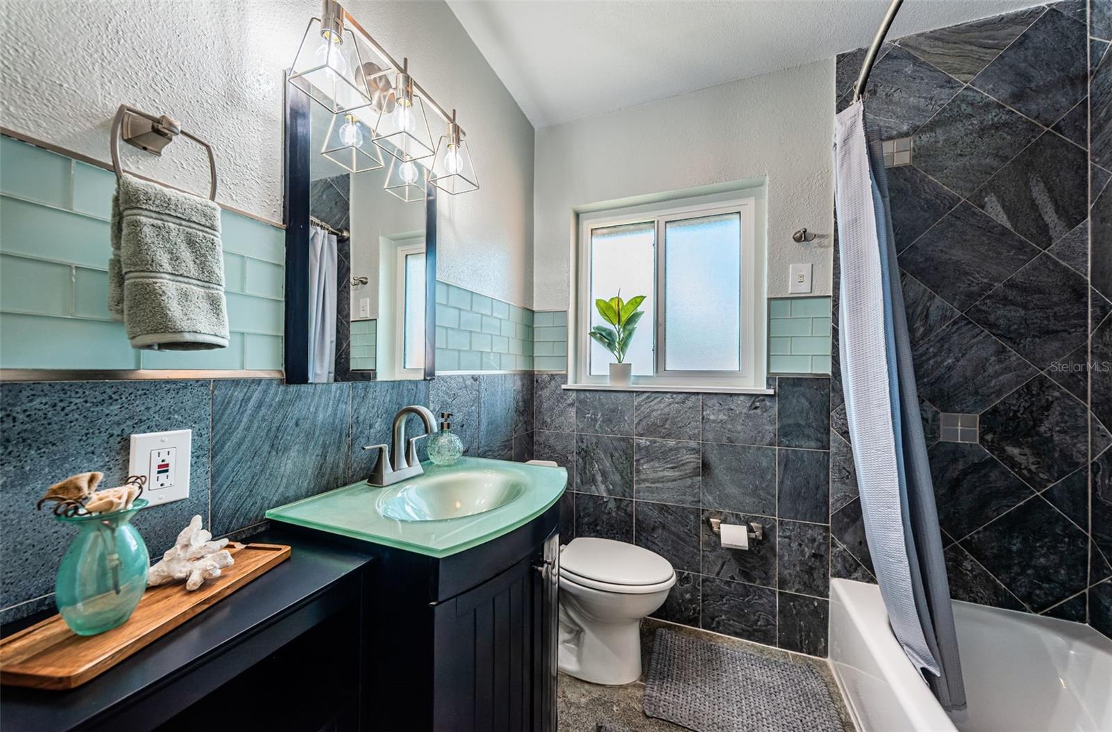 GULF SHORES 6TH ADD - Residential