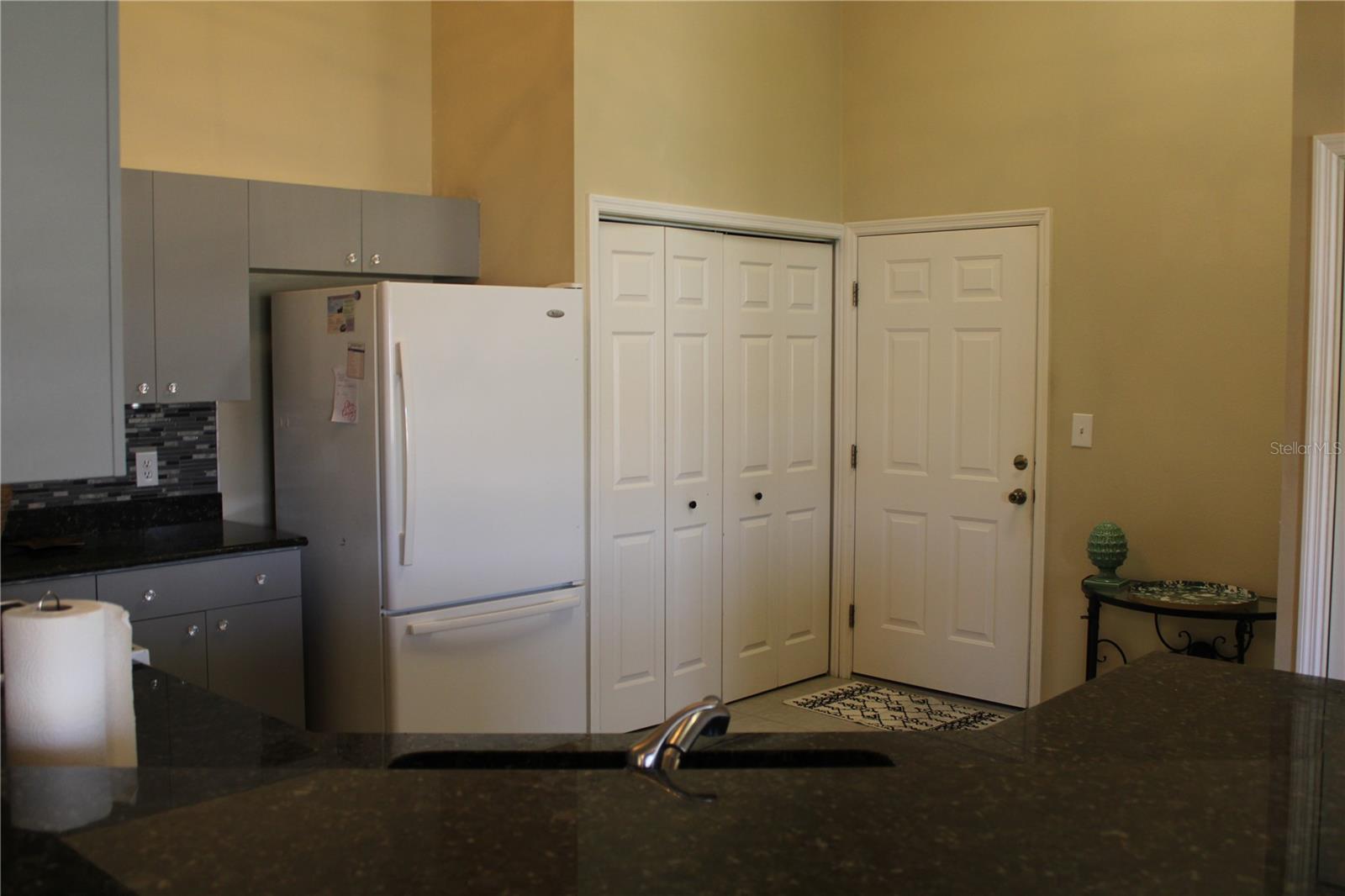 BAY ESTATES NORTH - Residential Lease