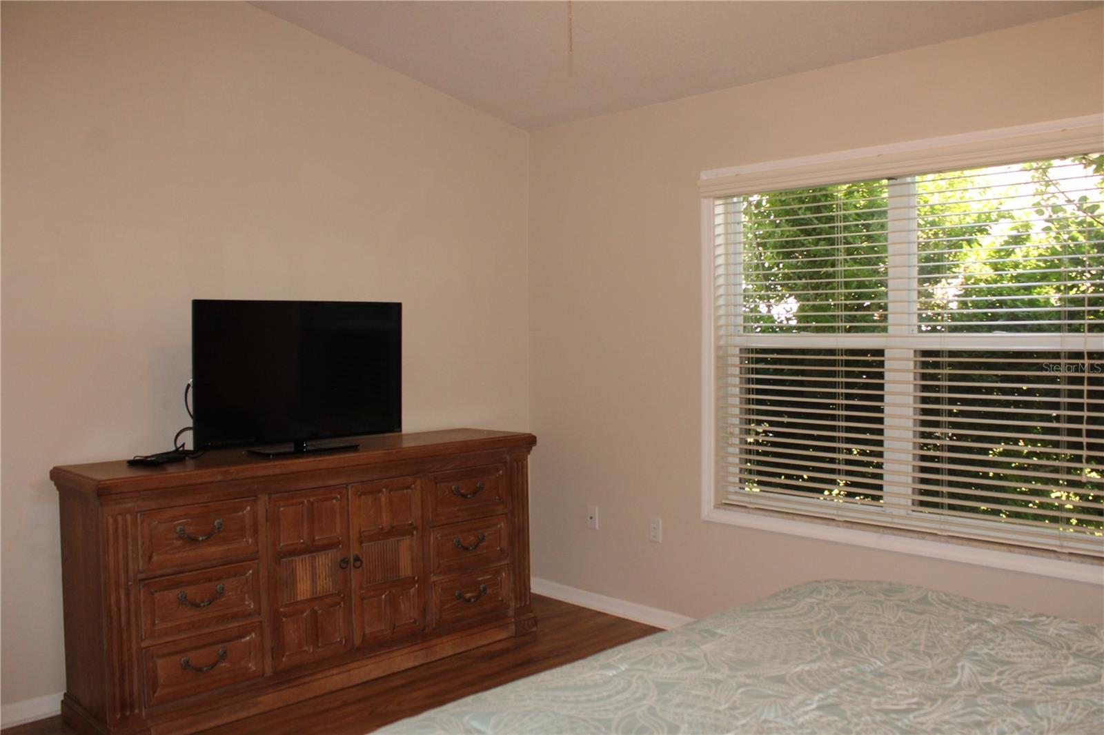 BAY ESTATES NORTH - Residential Lease