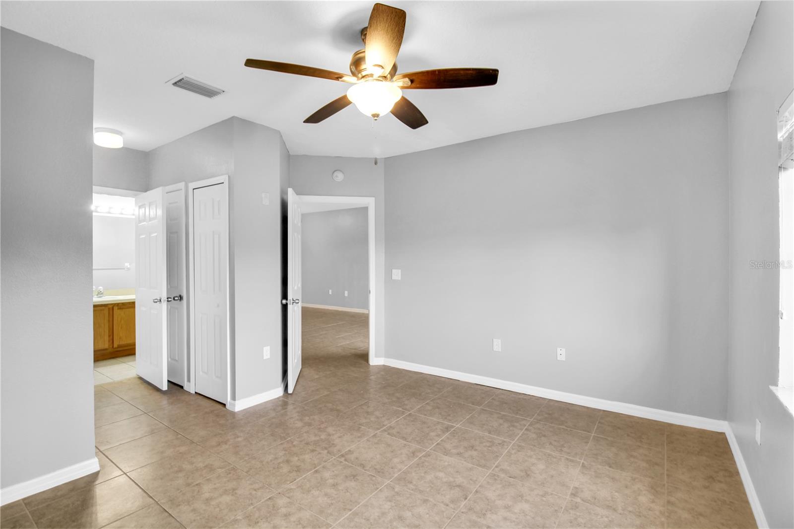 VILLAGES OF BLOOMINGDALE CONDO - Residential