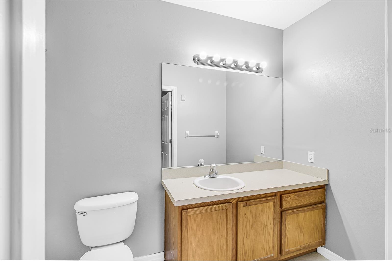 VILLAGES OF BLOOMINGDALE CONDO - Residential