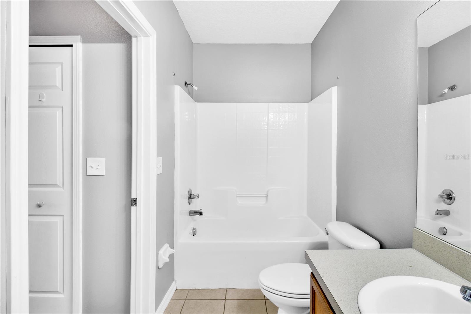 VILLAGES OF BLOOMINGDALE CONDO - Residential