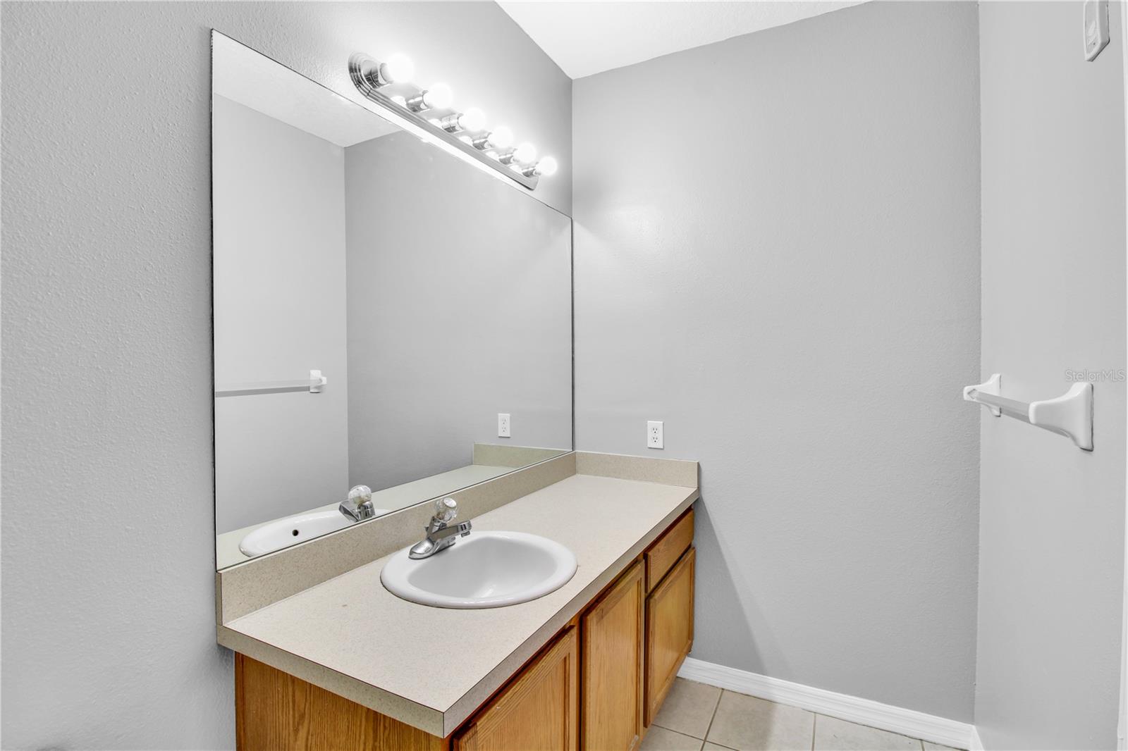 VILLAGES OF BLOOMINGDALE CONDO - Residential