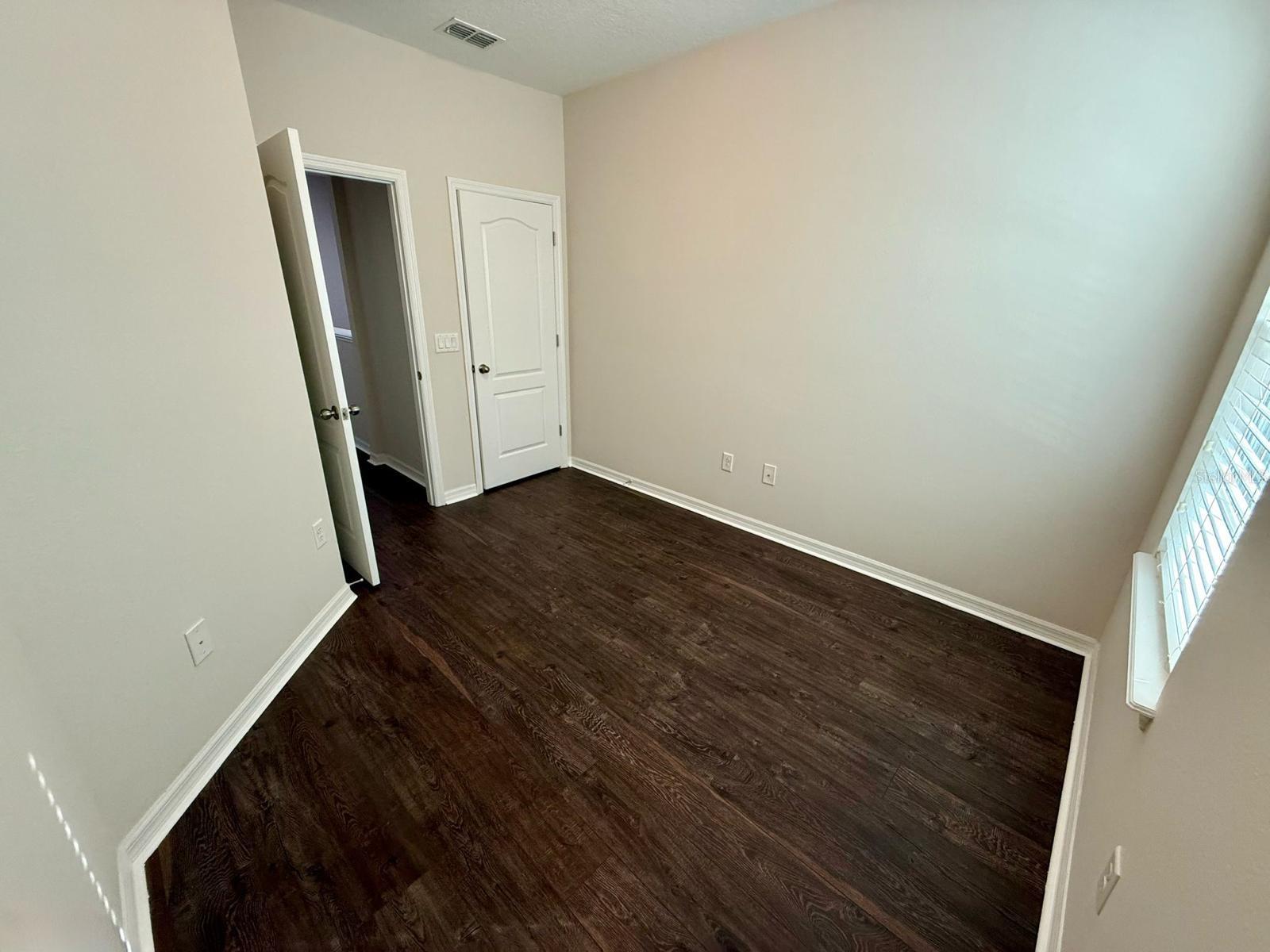 LAKESIDE VILLAS - Residential Lease