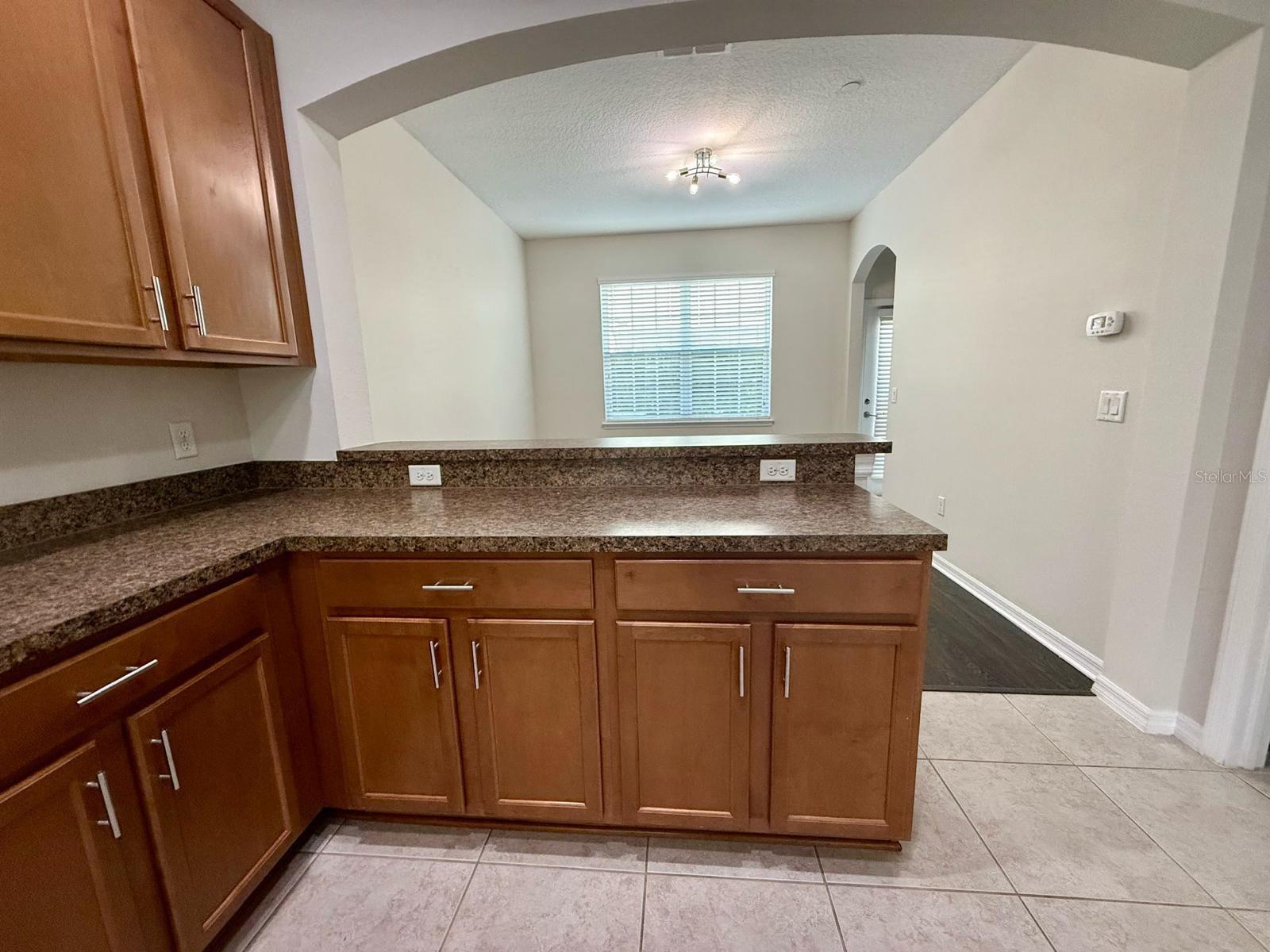 LAKESIDE VILLAS - Residential Lease