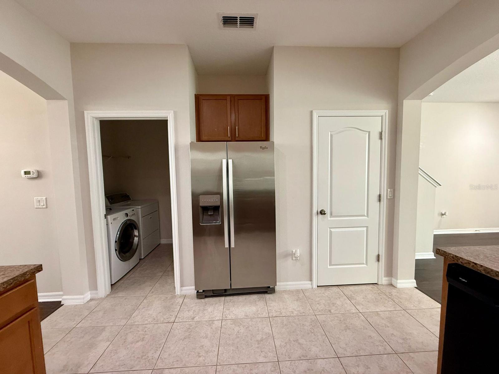 LAKESIDE VILLAS - Residential Lease