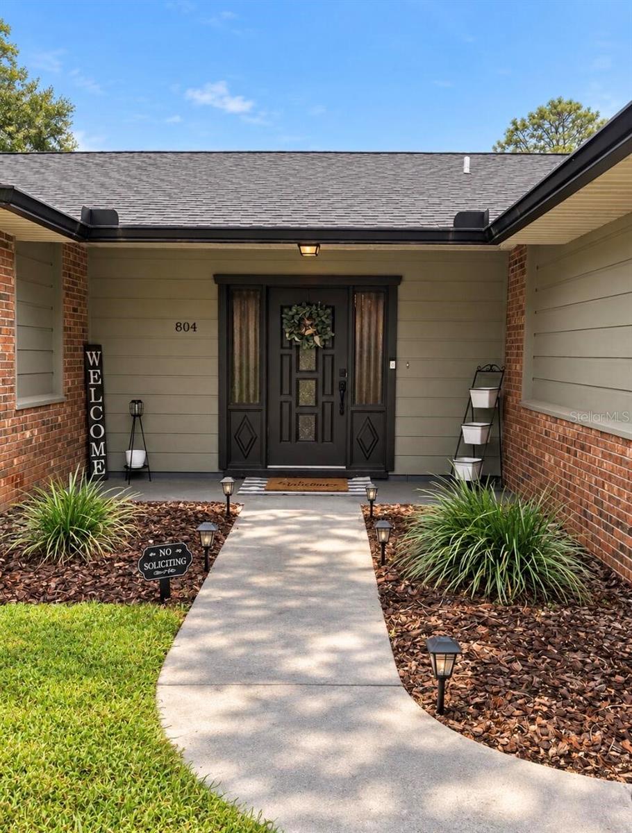 804 LAKE DRIVE