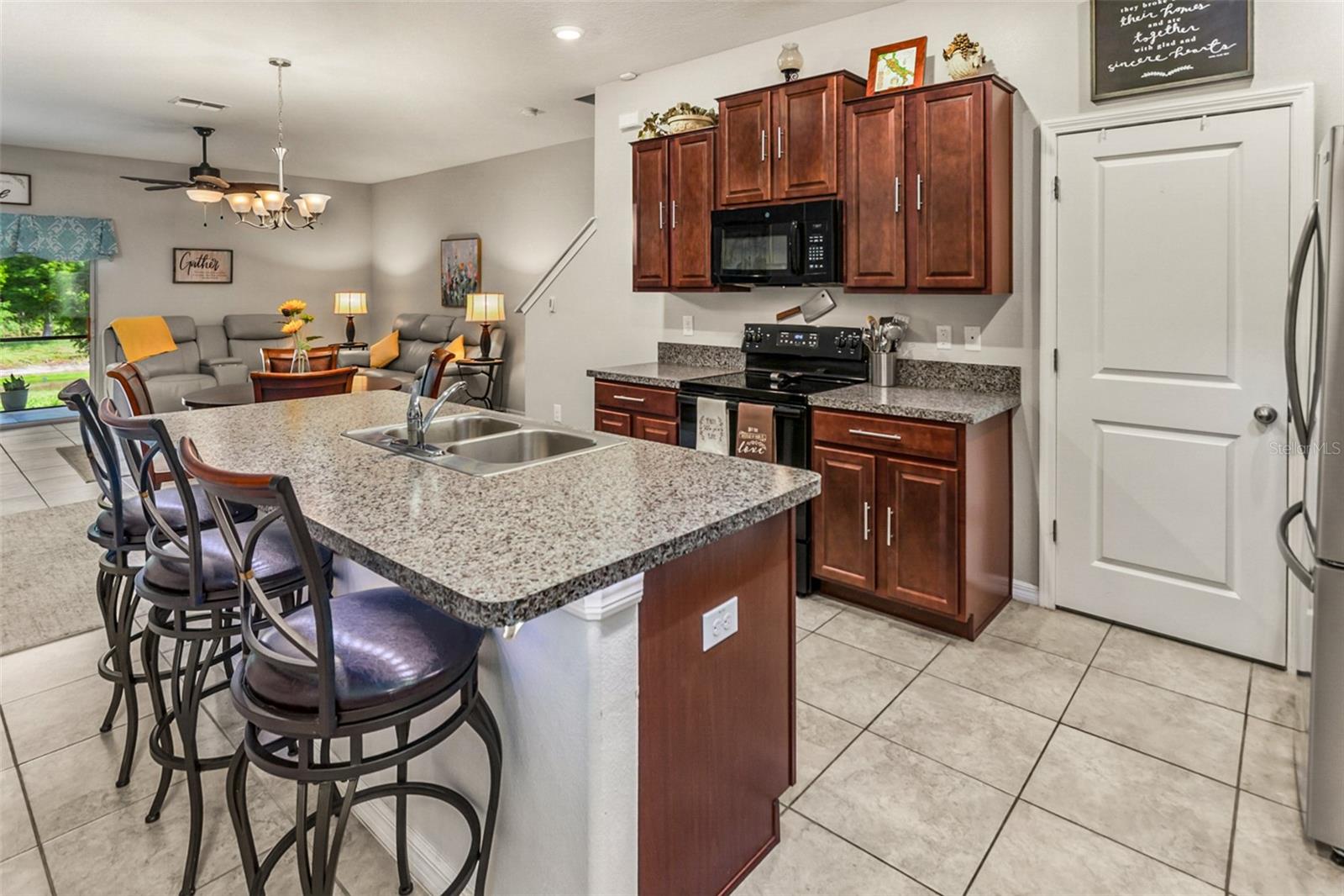 RIVERVIEW LAKES - Residential