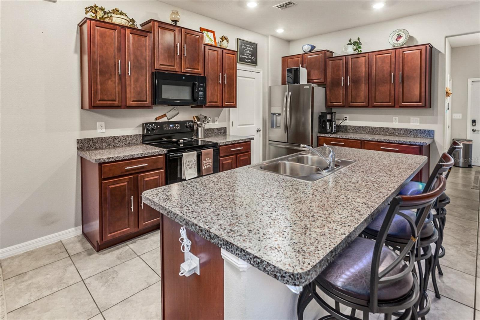 RIVERVIEW LAKES - Residential