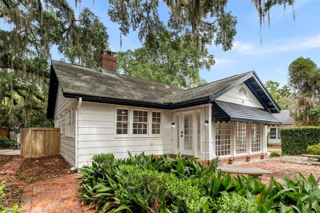 Photo of 16 NW 20th Terrace, Gainesville, FL 32603 (MLS # GC541975)