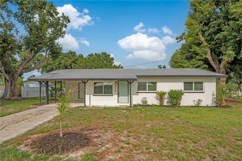 Photo of 220 Riverside Drive, Wauchula, FL 33873 (MLS # L4962920)