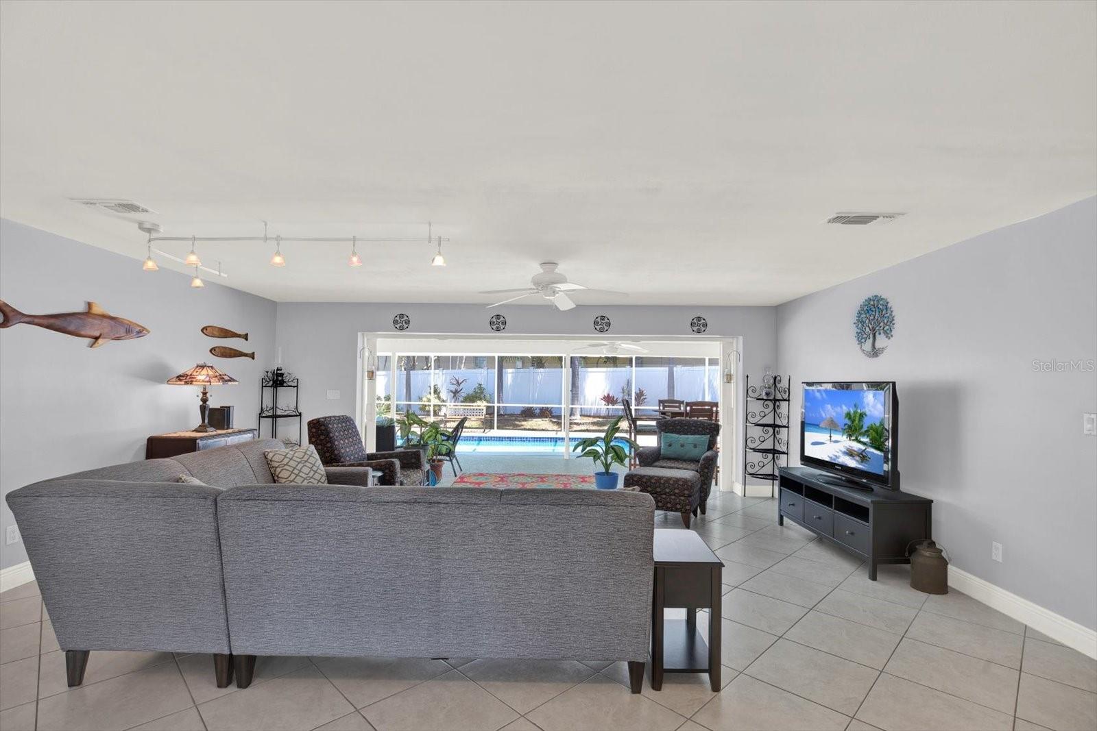 IMPERIAL POINT - Residential