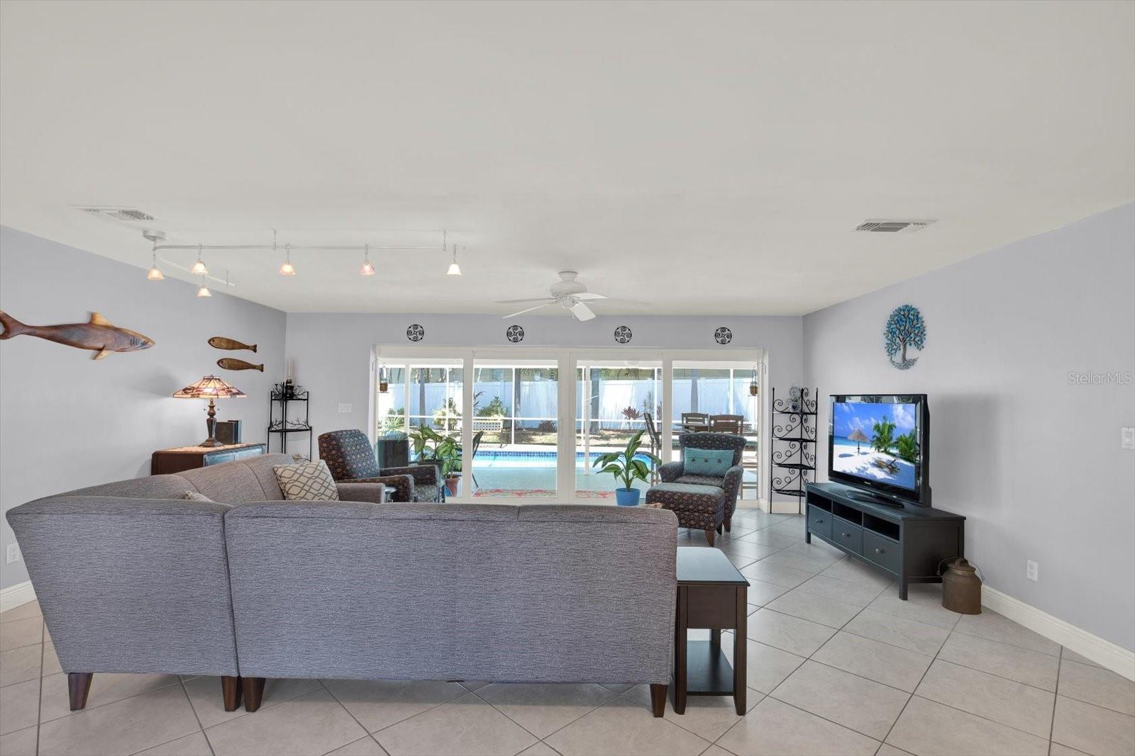 IMPERIAL POINT - Residential
