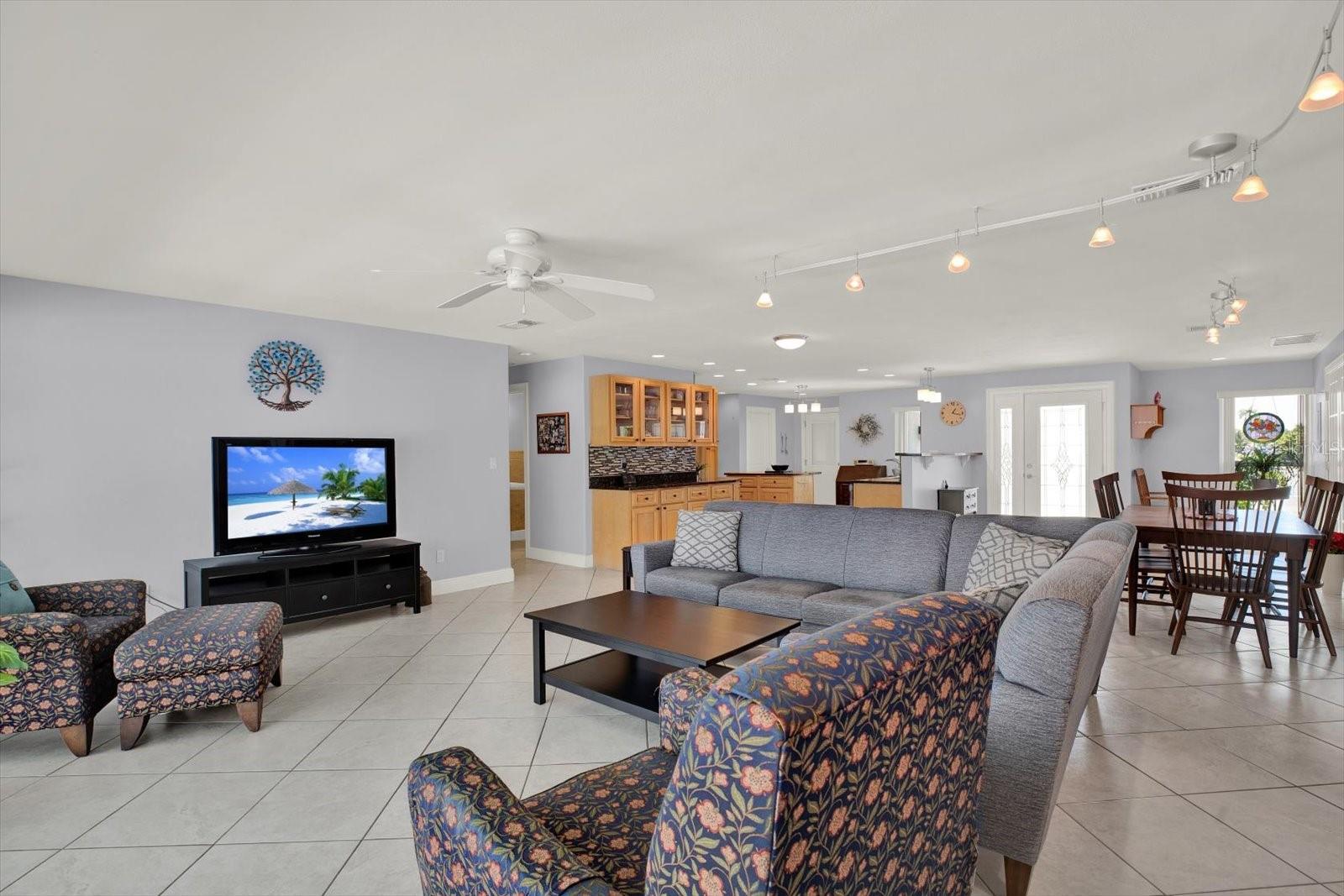 IMPERIAL POINT - Residential