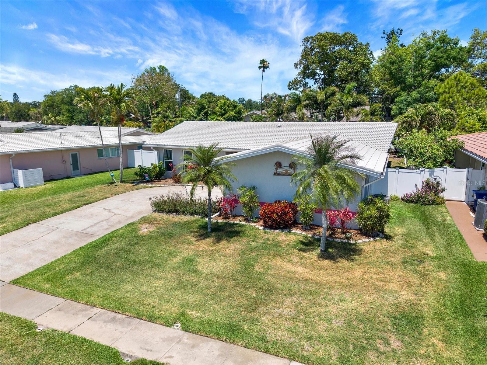 IMPERIAL POINT - Residential