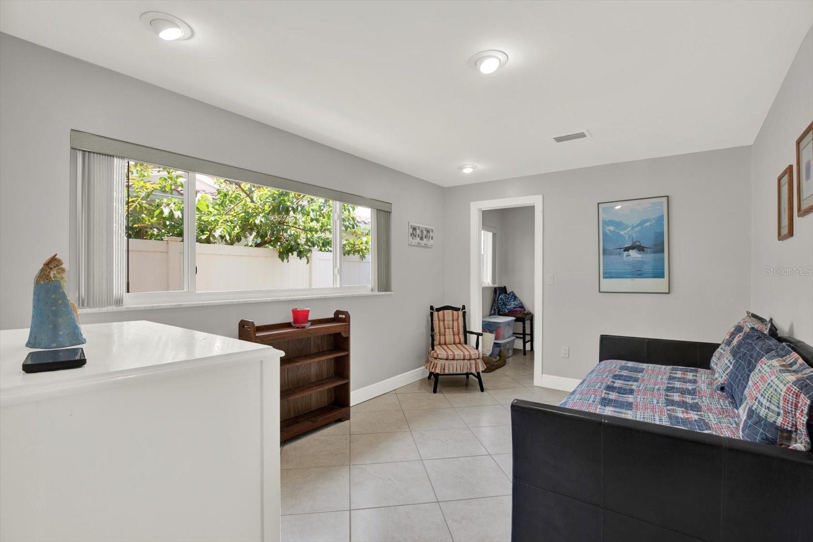 IMPERIAL POINT - Residential