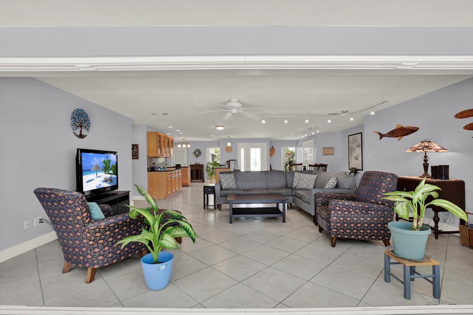 IMPERIAL POINT - Residential