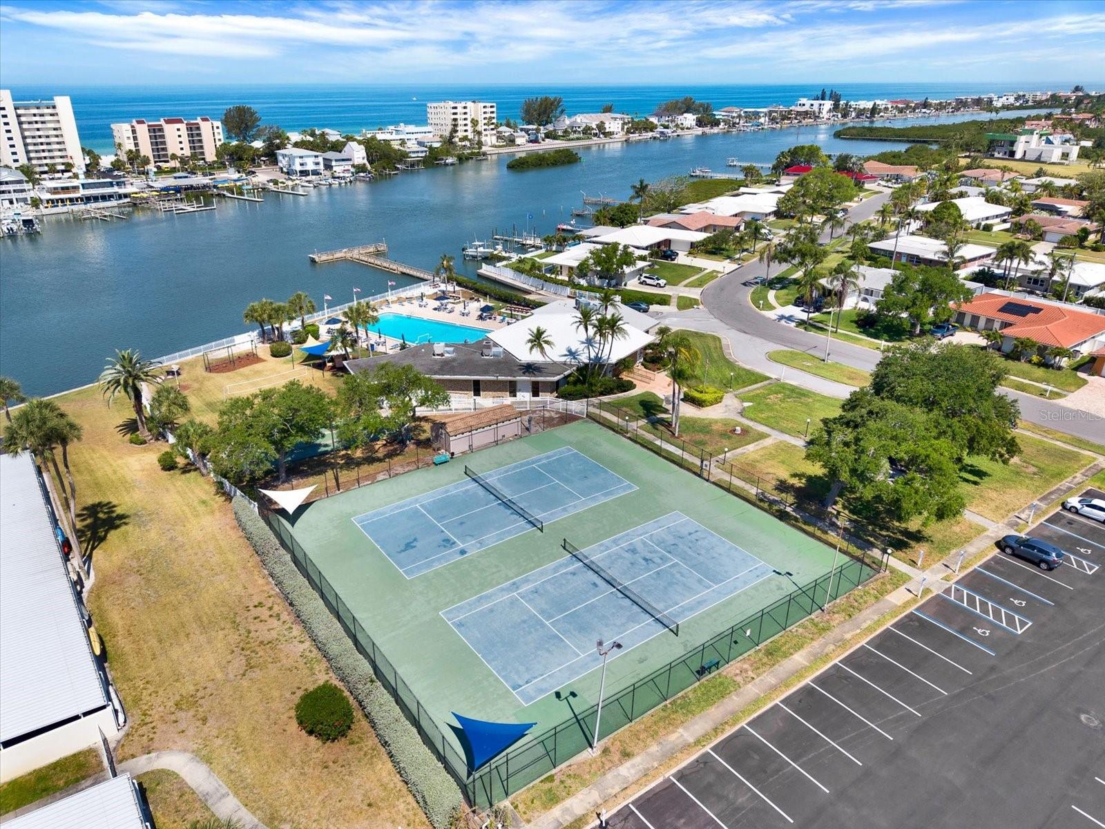 IMPERIAL POINT - Residential