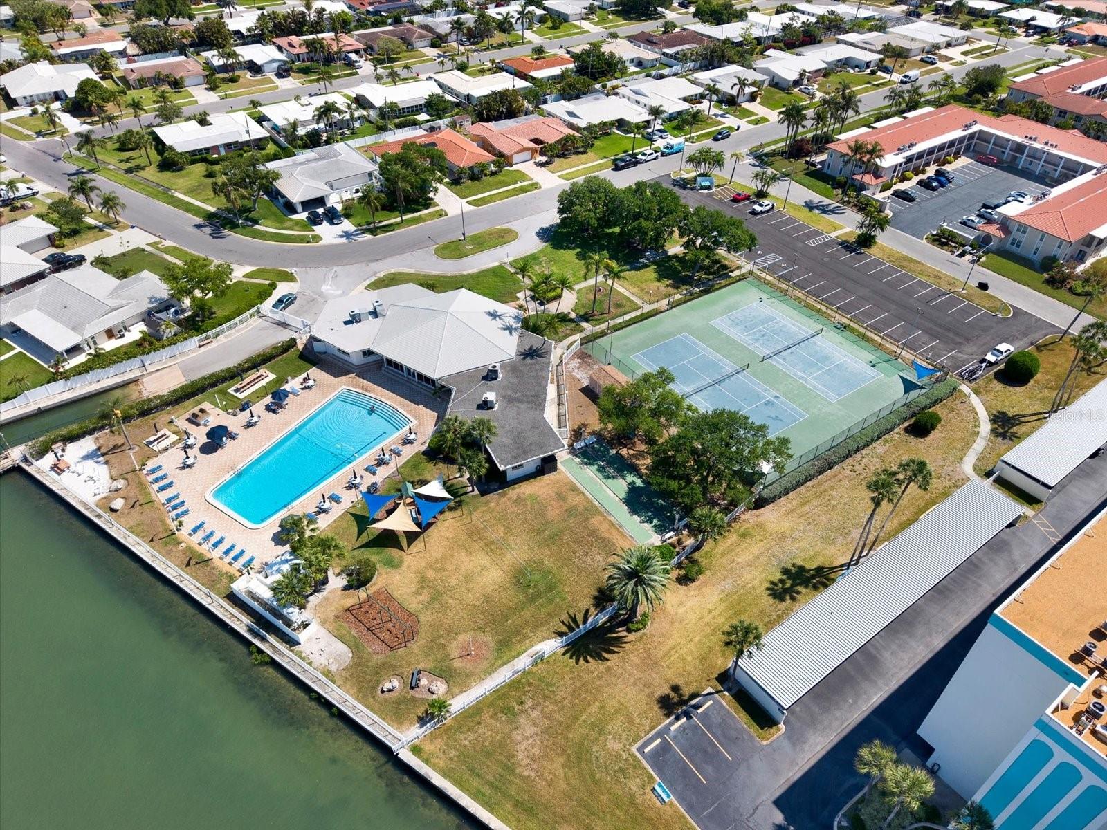 IMPERIAL POINT - Residential