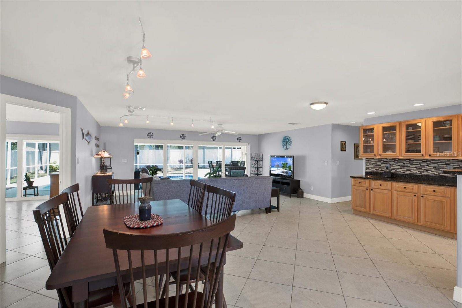 IMPERIAL POINT - Residential