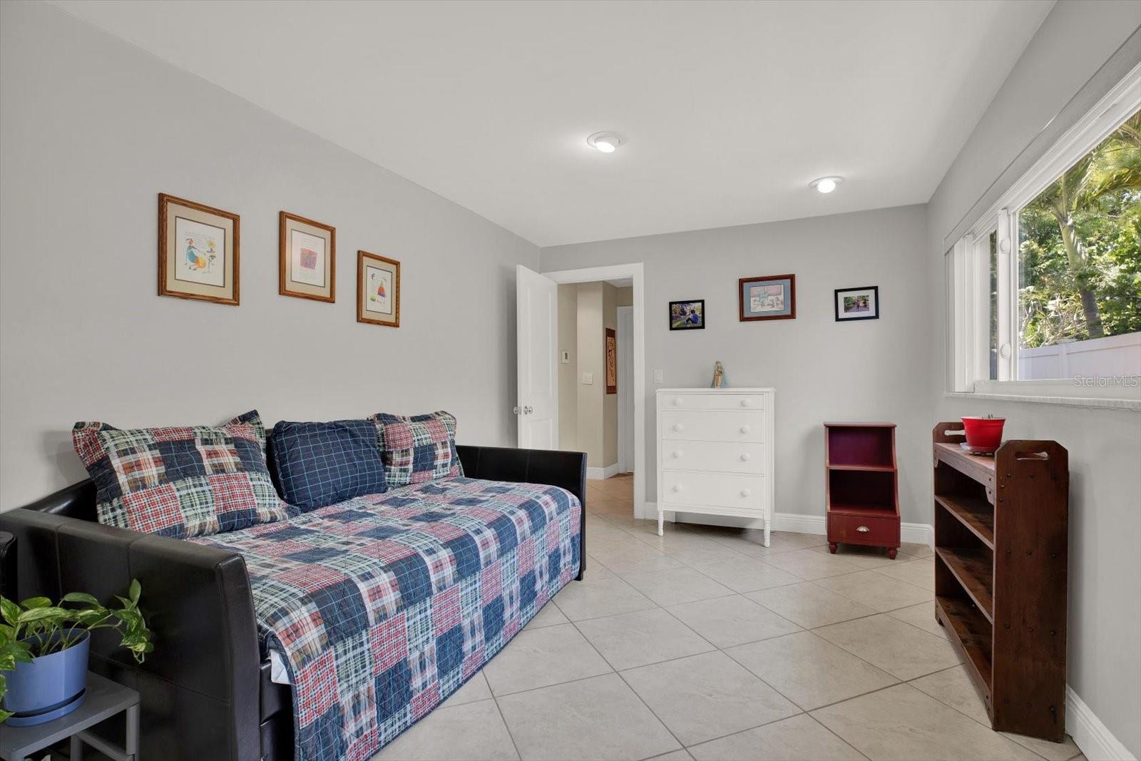 IMPERIAL POINT - Residential
