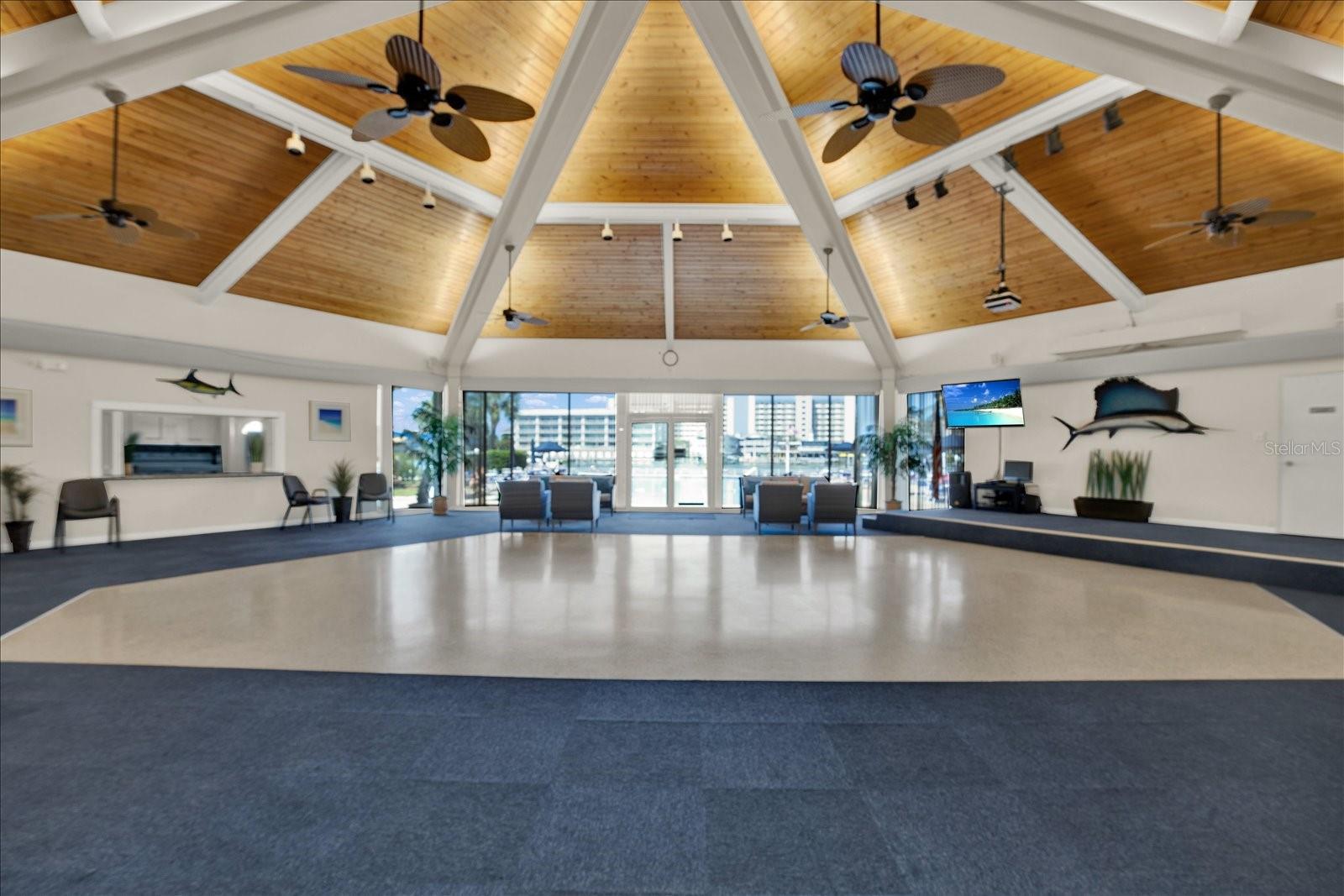 IMPERIAL POINT - Residential