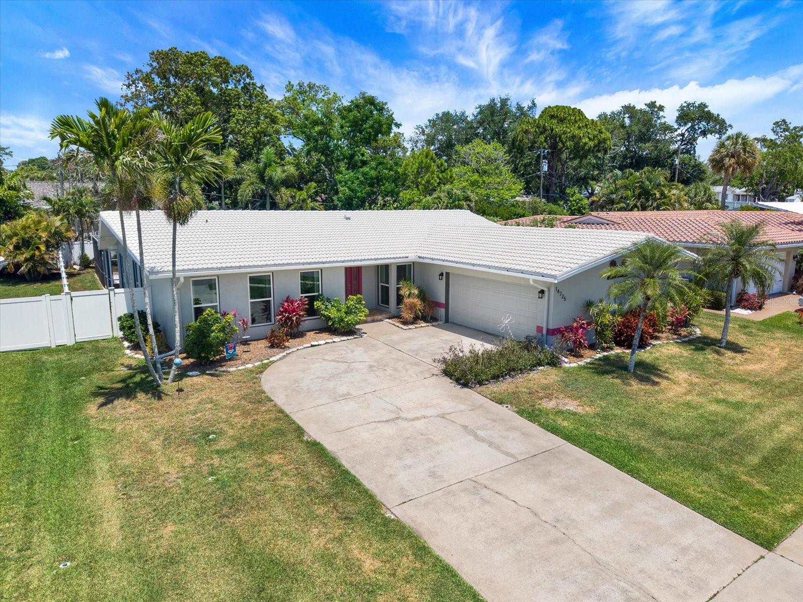 IMPERIAL POINT - Residential