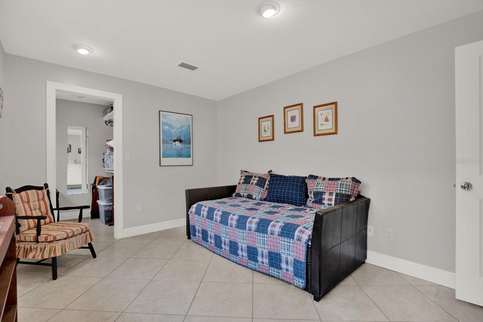 IMPERIAL POINT - Residential