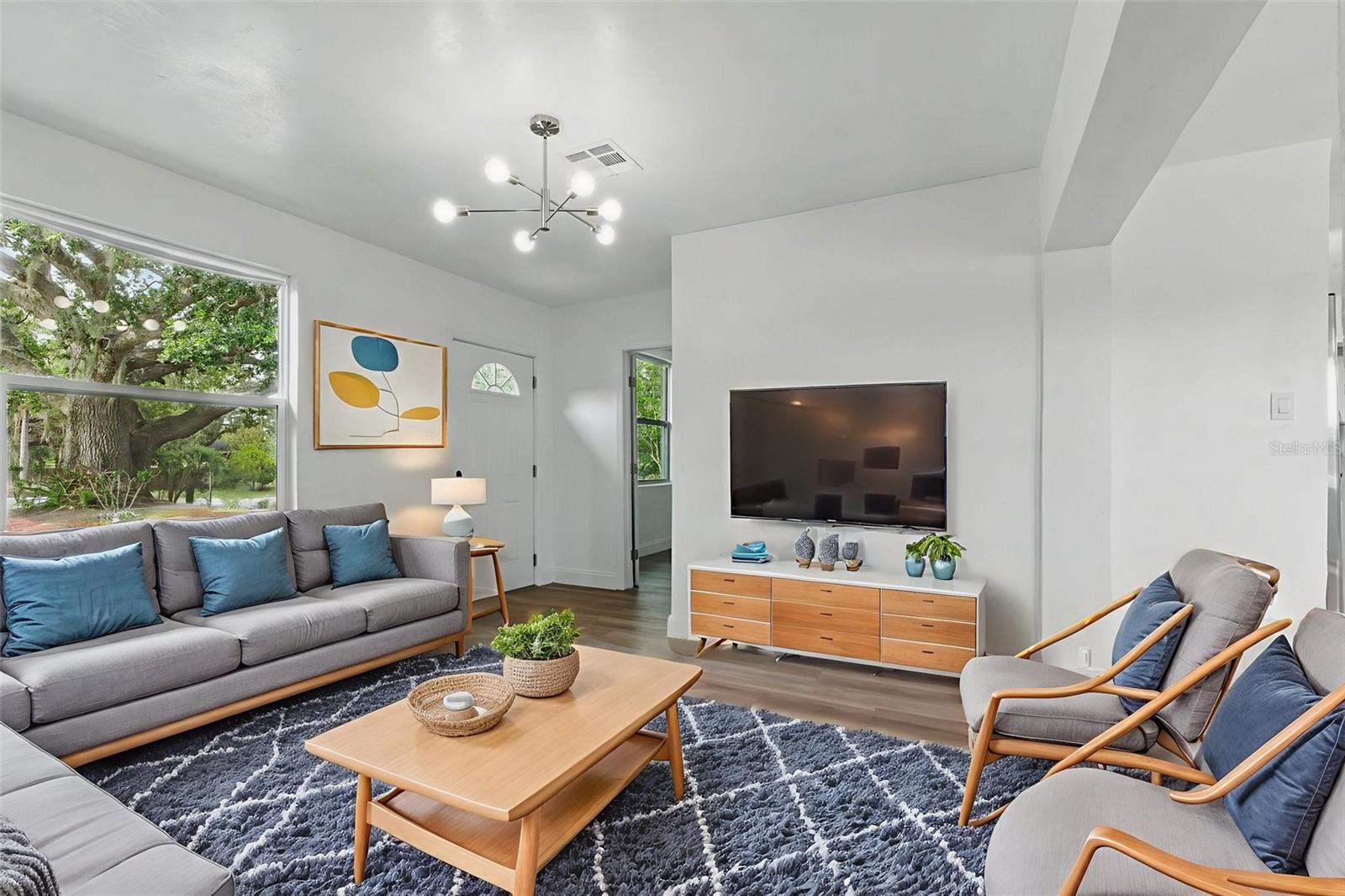 8812 OAKWOOD DRIVE