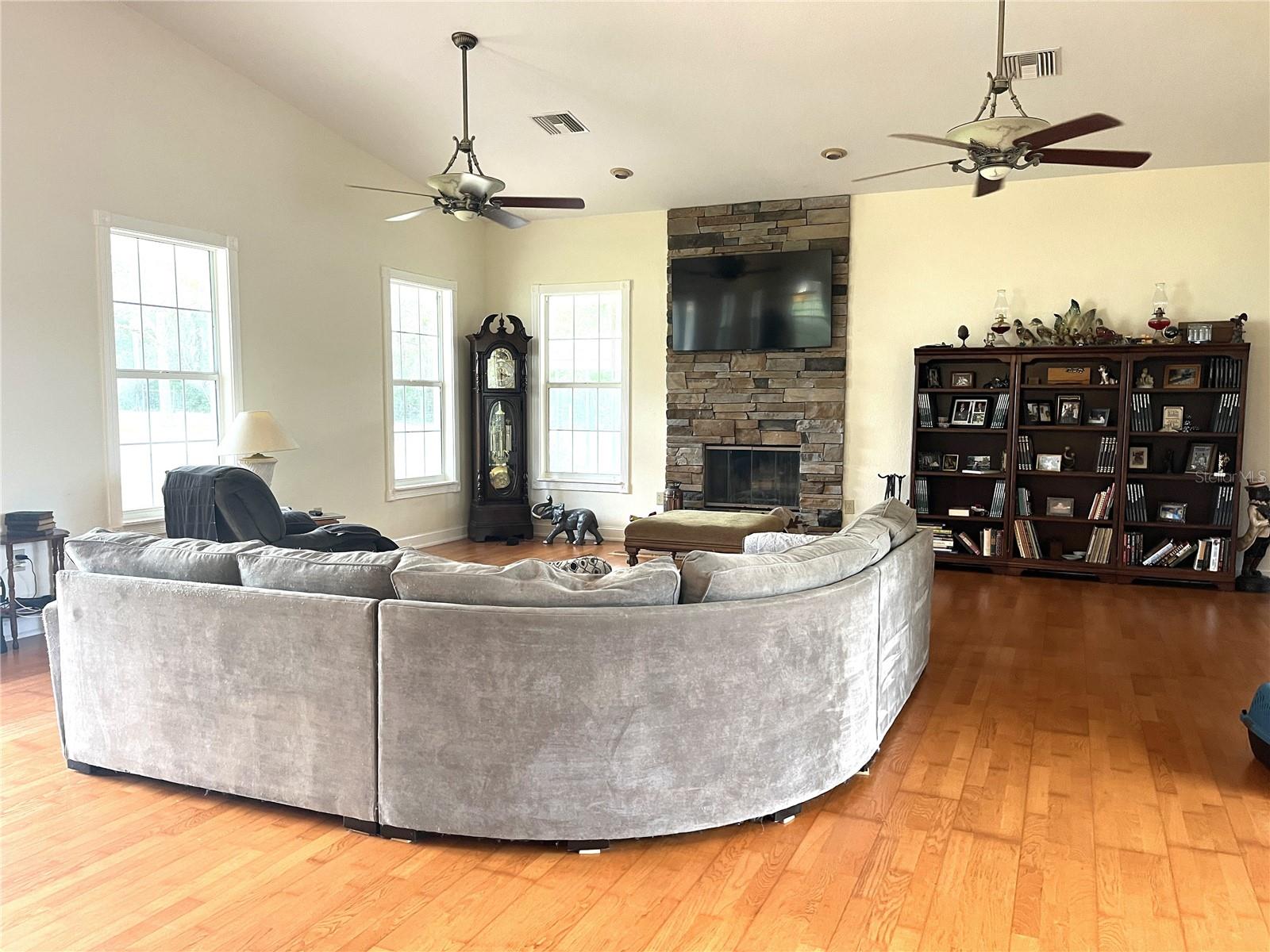 METES AND BOUNDS KING LAKE AREA - Residential