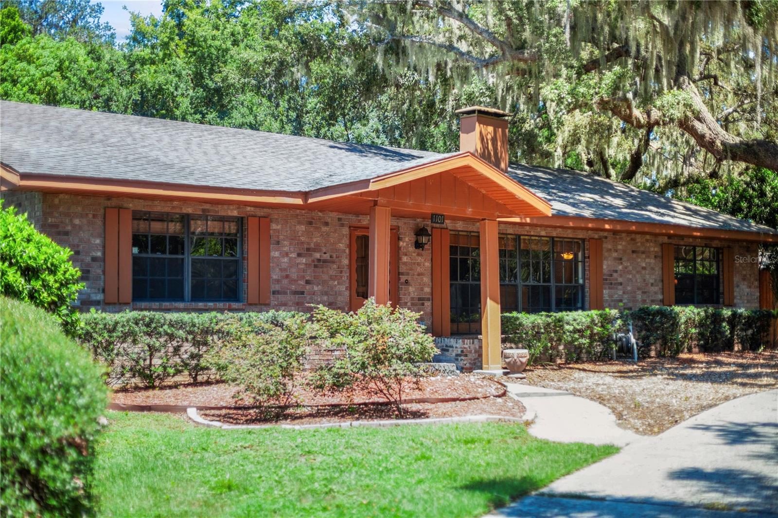 HOWEY GRIFFIN VILLAGE - Residential