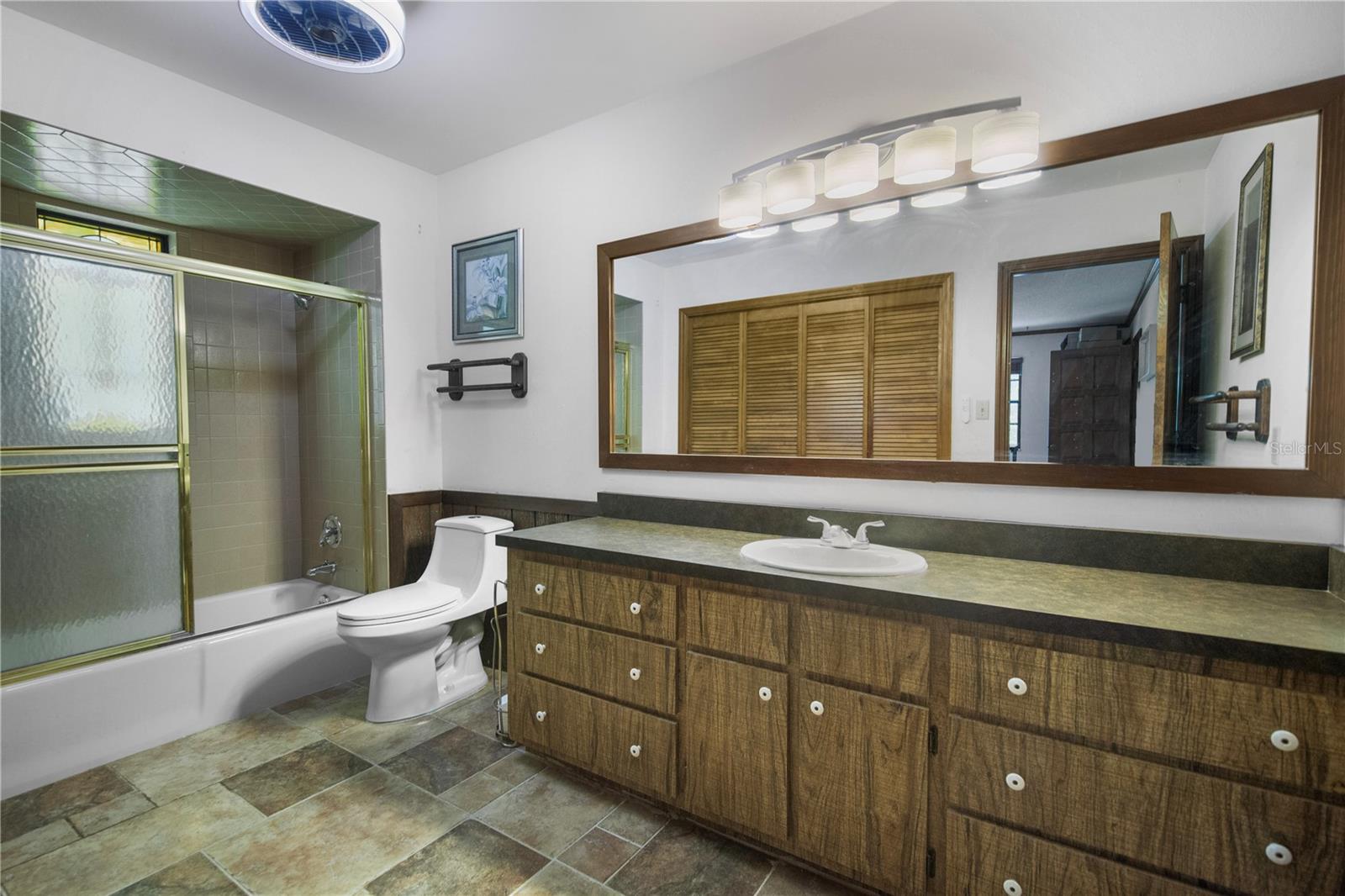 HOWEY GRIFFIN VILLAGE - Residential