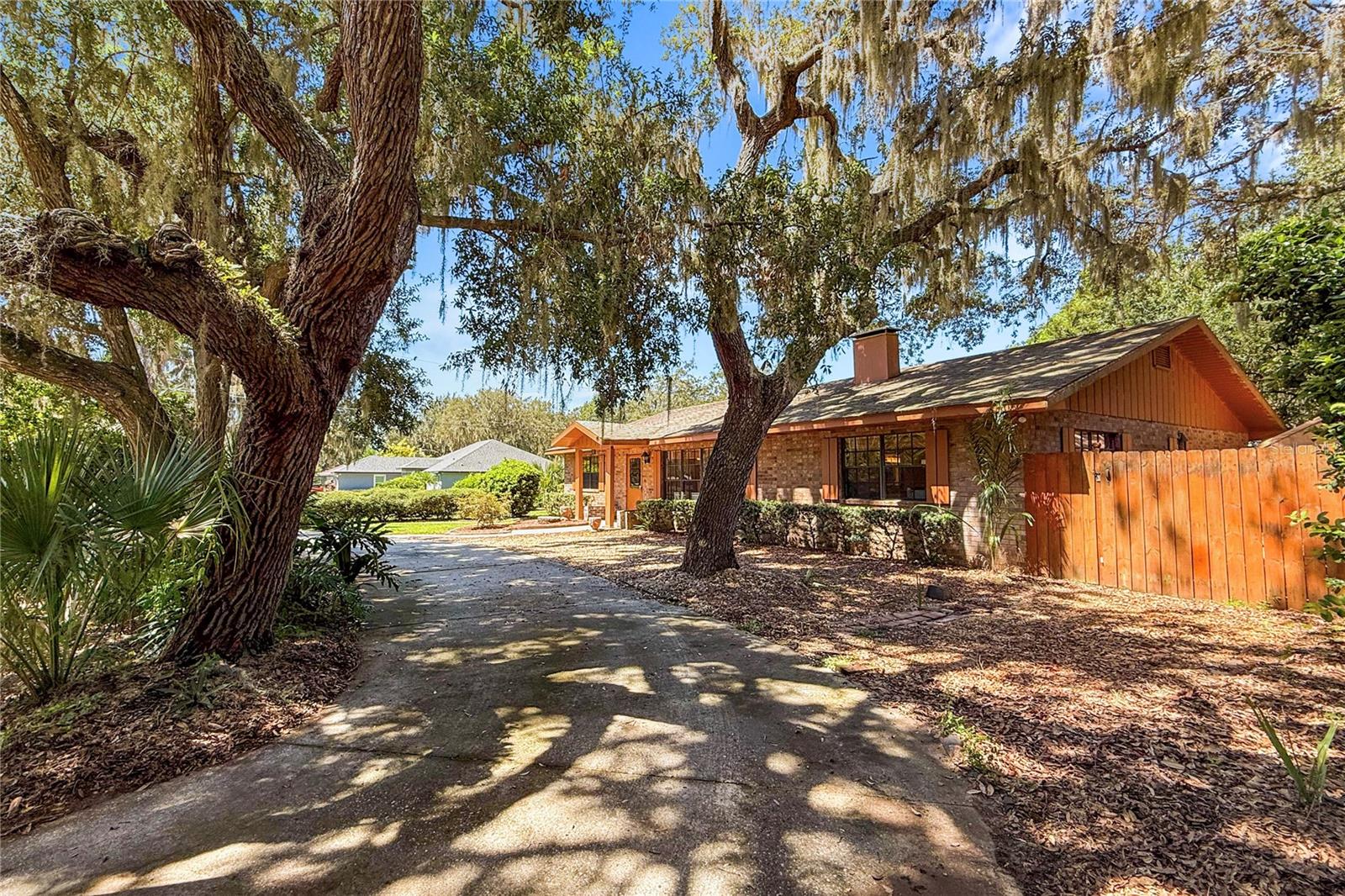 HOWEY GRIFFIN VILLAGE - Residential