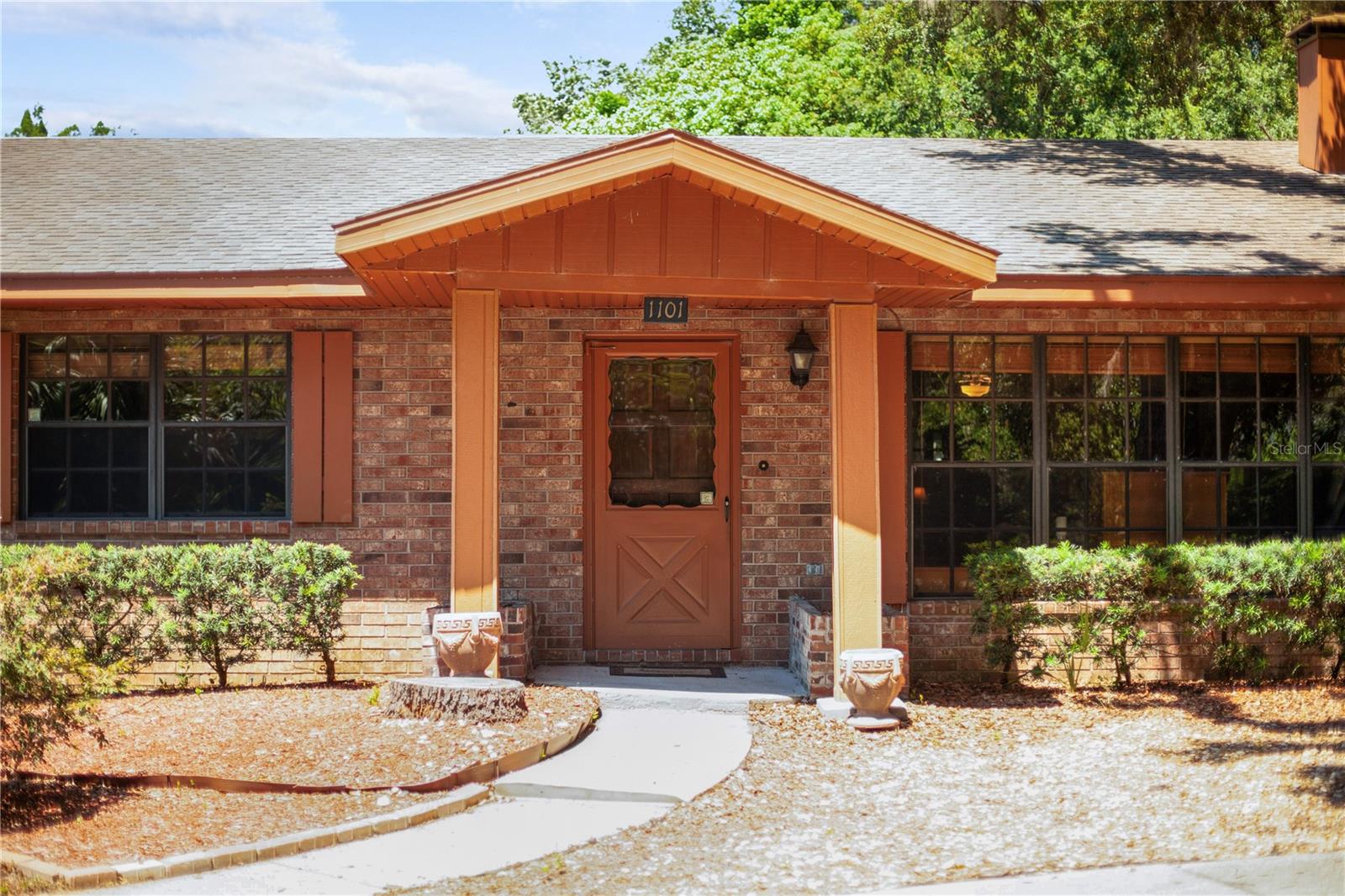 HOWEY GRIFFIN VILLAGE - Residential