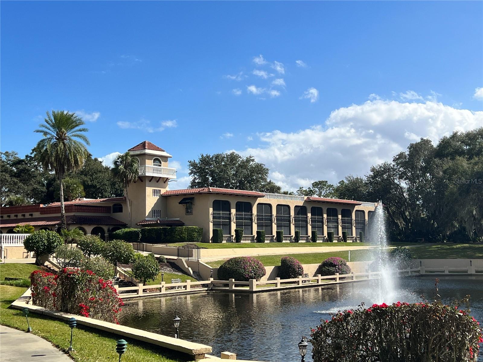 HOWEY GRIFFIN VILLAGE - Residential