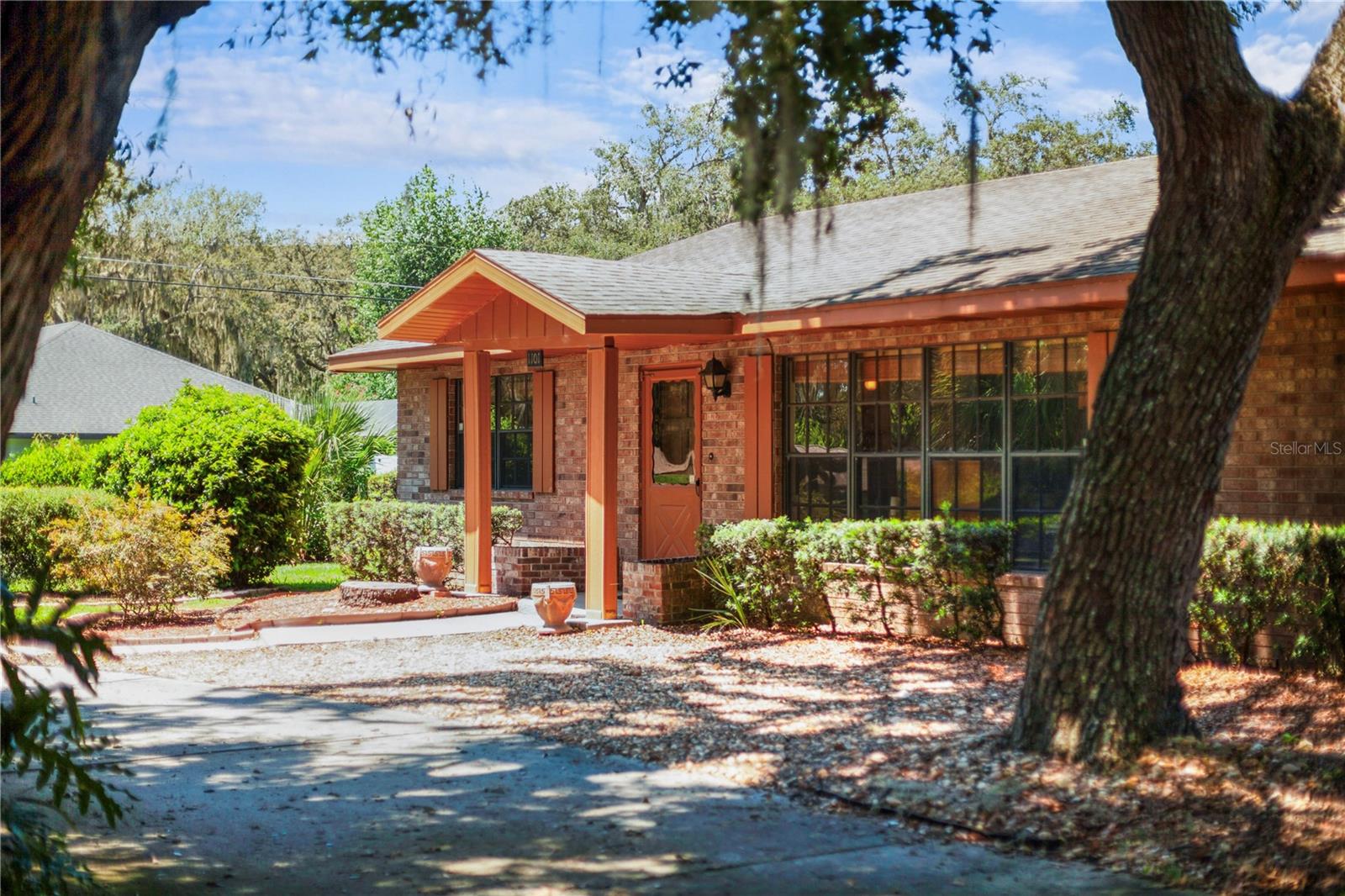 HOWEY GRIFFIN VILLAGE - Residential