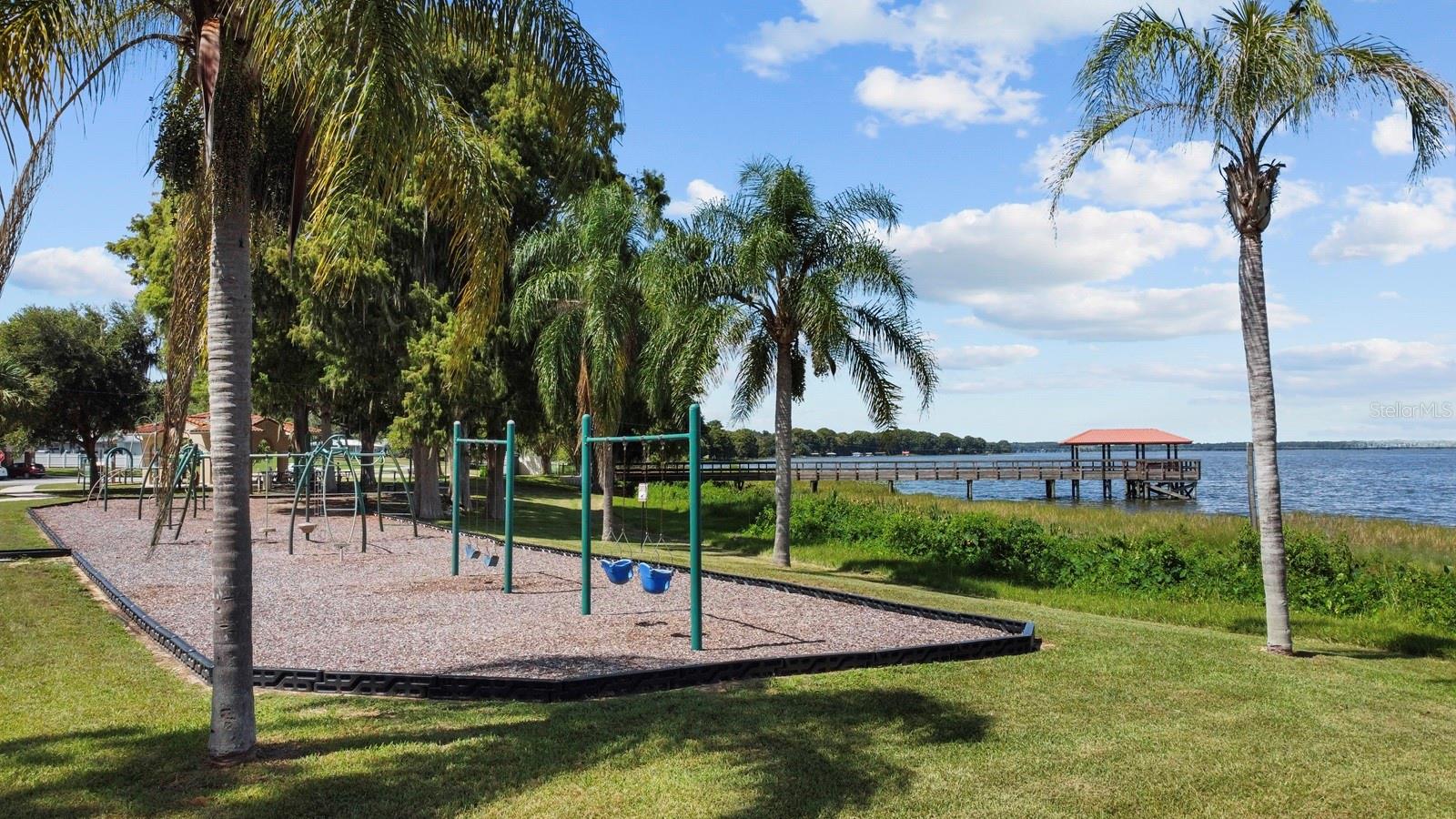 HOWEY GRIFFIN VILLAGE - Residential