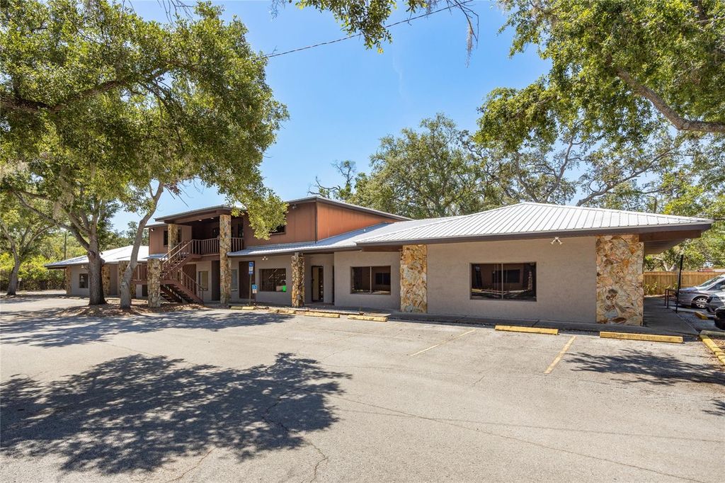 Photo of 11213 N Nebraska Avenue #C406, Tampa, FL 33612 (MLS # TB8389809)