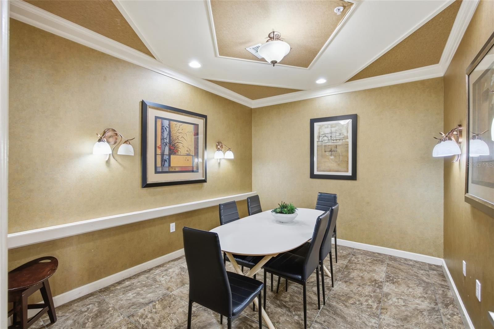 VILLA SONOMA AT INTERNATIONAL - Residential