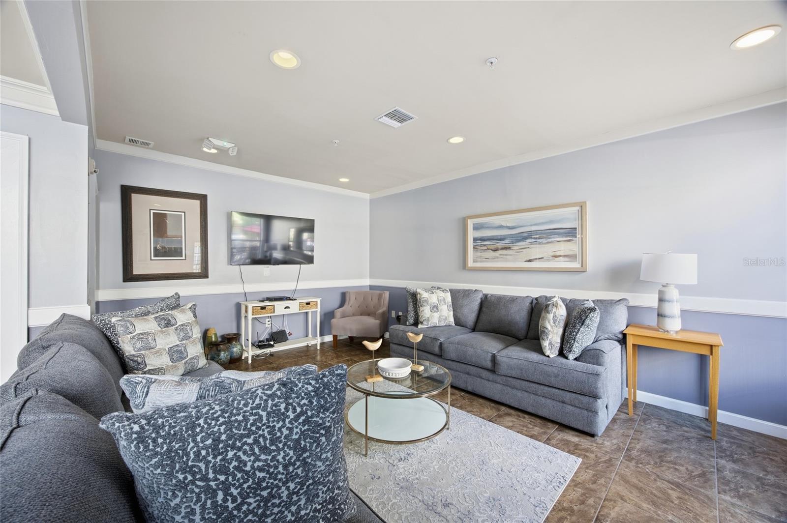 VILLA SONOMA AT INTERNATIONAL - Residential