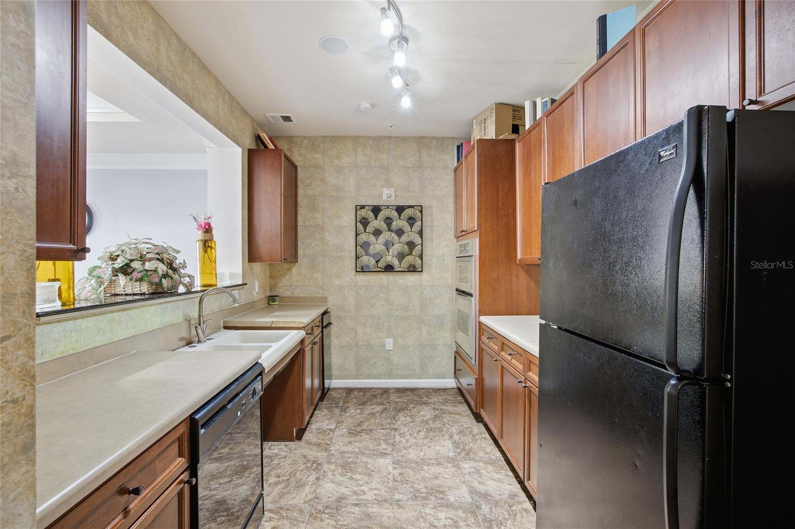 VILLA SONOMA AT INTERNATIONAL - Residential