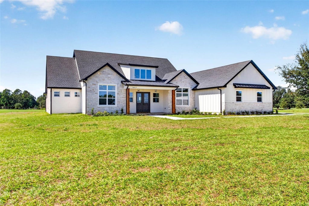 Photo of 14927 Crimson Oaks Trl, Dade City, FL 33525 (MLS # TB8560688)