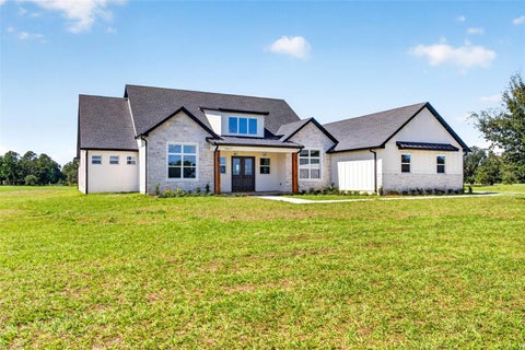 Photo of 14927 Crimson Oaks Trl, Dade City, FL 33525 (MLS # TB8560688)